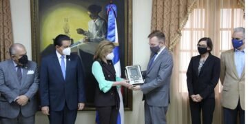 EEUU dona diecisiete ventiladores a RD en apoyo a la lucha contra el COVID-19