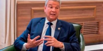 Macarrulla niega contrato grado a grado, sobrevaluaciones y vicios de construcción en Nueva Victoria