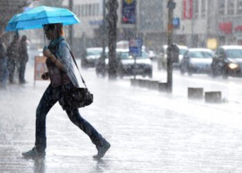 Un sistema tropical trae intensas lluvias