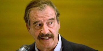 Expresidente mexicano Vicente Fox fue hospitalizado por COVID-19, según medios