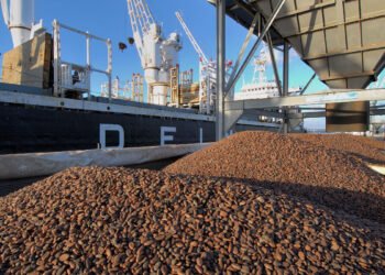 Aumenta a más de cien países dependen de exportar productos básicos