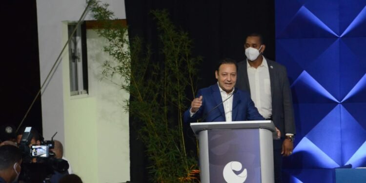 Alcalde Abel Martínez destaca la importancia y empuje de Expo Cibao en el desarrollo empresarial del país.