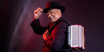 Francisco Ulloa ya tiene 50 años haciendo merengue típico y lo celebra con gira a EU.