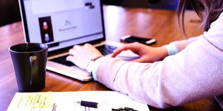 Asociaciones de medios instan a valorar al periodismo en el ecosistema digital
