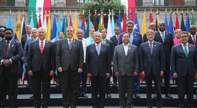 Presidentes sacan chispas por Venezuela y Cuba durante cumbre de la CELAC en México