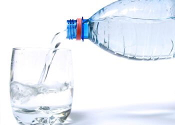 Por qué beber agua en ayuna es saludable