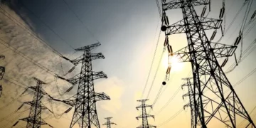 Advierte usuarios más pobres tendrán incremento de hasta 154% cuando eliminen subsidio eléctrico