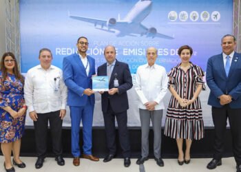 IDAC pone en marcha plan para reducir emisiones de CO2 en la aviación