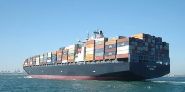 Comercio teme desabastecimiento en Navidad por transporte marítimo