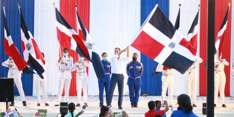Alcalde Abel Martínez llama a la niñez dominicana a aprender de la Constitución y a amar nuestra patria