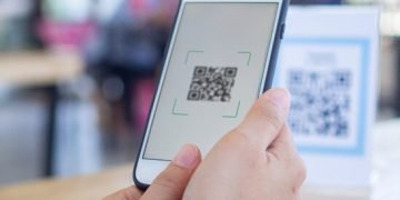 Gobierno presenta certificado de vacunación; solo tendrán que presentar un código QR para escaneo