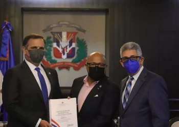 Gobierno proyecta incrementos en el gasto y en las recaudaciones para el 2022