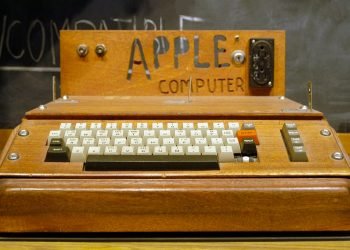 Un ejemplar del primer modelo de Apple de hace 45 años, a subasta en EE.UU.