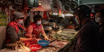 Una vendedora de Wuhan sería la “paciente cero” de la pandemia, según un estudio de EEUU