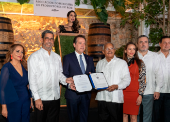 Tras ocho años, industria del ron dominicano recibe Denominación de Origen