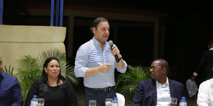 Abel Martínez llama a la unidad y reflexión de la familia en época de Navidad