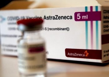 Vacuna de AstraZeneca: científicos descubren el posible desencadenante de los trombos poco frecuentes