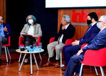 Economistas ven insostenible política de gasto público RD