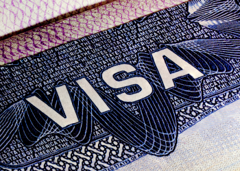 ¿Qué cosas no puede hacer en Estados Unidos con visa de paseo? El cónsul general lo explica