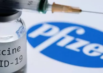 Pfizer dice que la pandemia podría extenderse hasta 2024