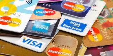 Prohibirían informar antecedentes financieros de titulares y beneficiarios de tarjetas de crédito