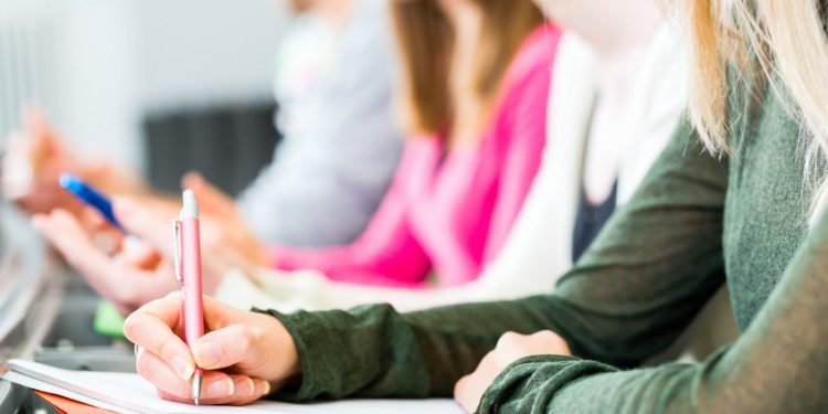 158,200 alumnos han abandonado sus estudios universitarios por el COVID-19