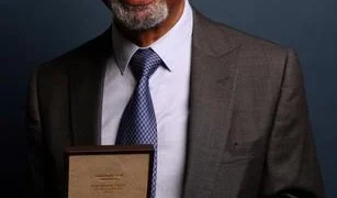 Abdulrazak Gurnah recibe el Nobel de Literatura en Londres