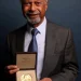 Abdulrazak Gurnah recibe el Nobel de Literatura en Londres