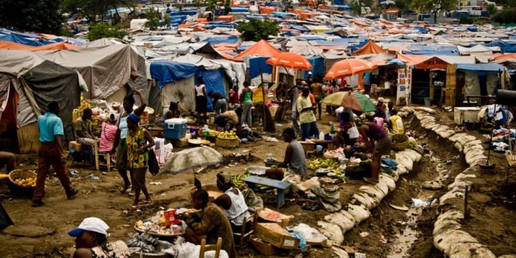 HAITÍ: Exigen programas sociales para contener continua migración