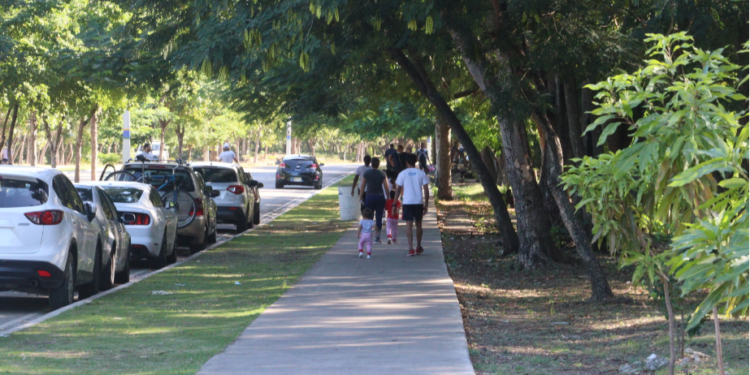 Ciudadanos en parques de la Capital: “Entre el encierro y el coronavirus nos vamos a volver locos”