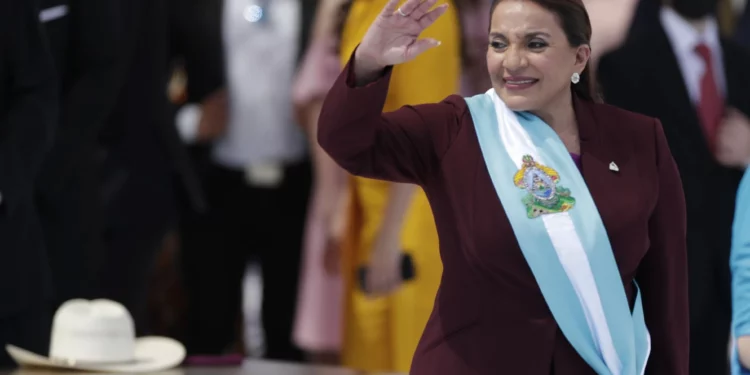 Xiomara Castro, de primera dama a primera presidenta de Honduras