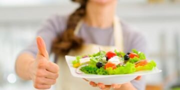 Cero alcohol, más pescados y verduras: lo que dicen las guías europeas para evitar enfermar el corazón