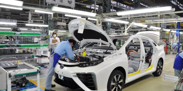 Por qué una automotriz propuso “refabricar” los autos usados