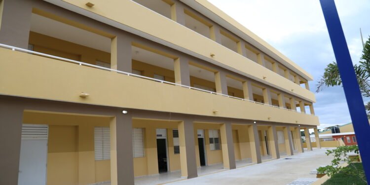 Escuelas no cumplen los requisitos para apertura