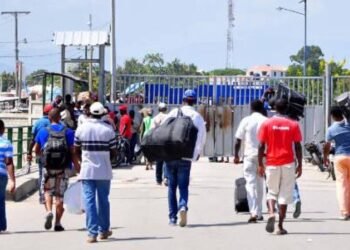 El 82,4 % de los haitianos quiere emigrar, según una encuesta
