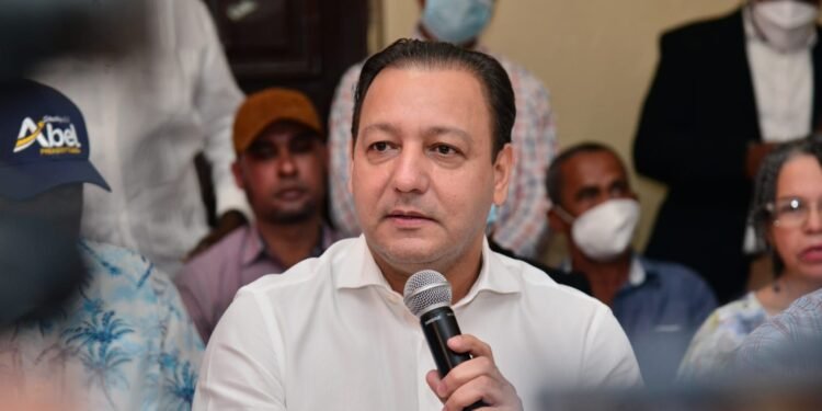 Abel Martínez: “Es una falta de respeto al país propuesta de reforma a la Constitución”