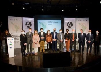 Latinoamérica no recuperará los niveles de PIB per cápita prepandémicos hasta 2023 o 2024, según un informe