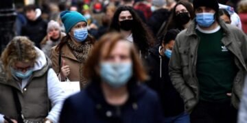 OPS: Comienza a descender la ola de contagios de ómicron en LA