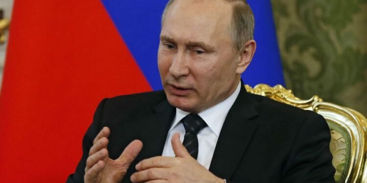 Putin le dice a Biden que Rusia no entiende por qué EE.UU. proporciona a los medios información deliberadamente falsa sobre la ‘invasión’ a Ucrania