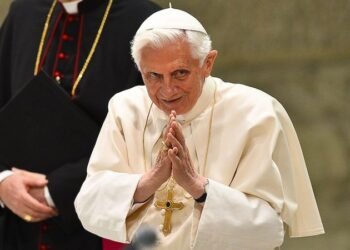 Benedicto XVI pide perdón por los abusos y errores bajo su responsabilidad