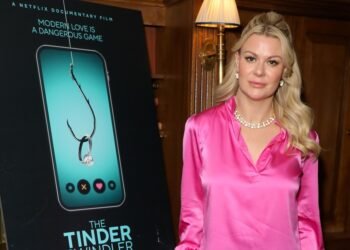 La víctima del estafador israelí cuya historia inspiró el documental de Netflix ‘Tinder Swindler’ revela cómo cayó en sus encantos