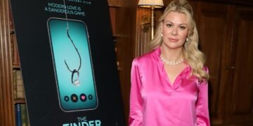 La víctima del estafador israelí cuya historia inspiró el documental de Netflix ‘Tinder Swindler’ revela cómo cayó en sus encantos