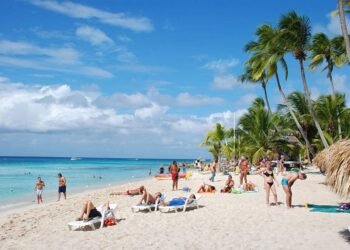 EEUU aportó el 45% de los turistas que visitaron Dominicana en 2021