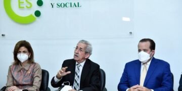 Gobierno presenta su propuesta reforma a Constitución en el CES