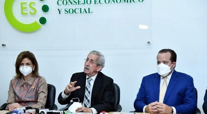 Gobierno presenta su propuesta reforma a Constitución en el CES