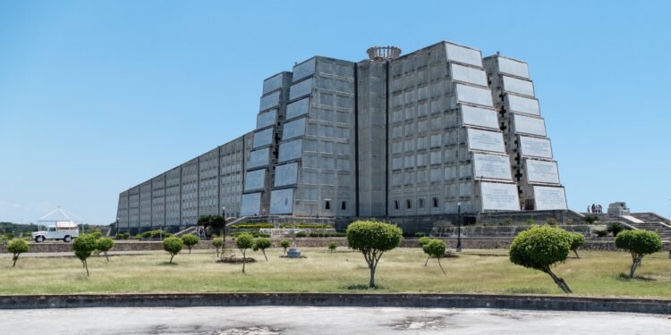 El Faro a Colón es poco visitado por dominicanos