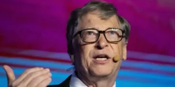 Bill Gates denuncia que las vacunas existentes «no son buenas para bloquear las infecciones» e insta a crearlas duraderas￼￼