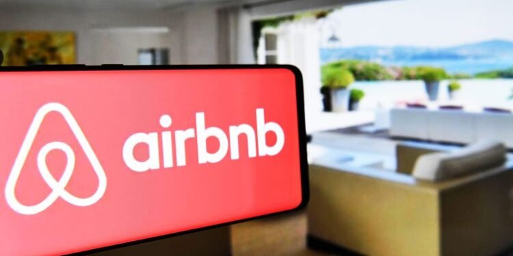 Airbnb prohíbe permanentemente la celebración de fiestas