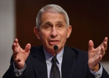 Anthony Fauci: “Vamos a necesitar refuerzos de la vacuna del covid anualmente como con la gripe”