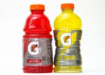 Chocolatinas menguantes y paquetes de Kleenex con 5 pañuelos menos: el fenómeno de la reduflación se acelera en todo el mundo